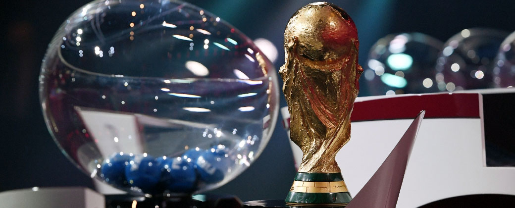 La Copa del Mundo brilla ante uno de los bolilleros donde se sorteó Qatar 2022.