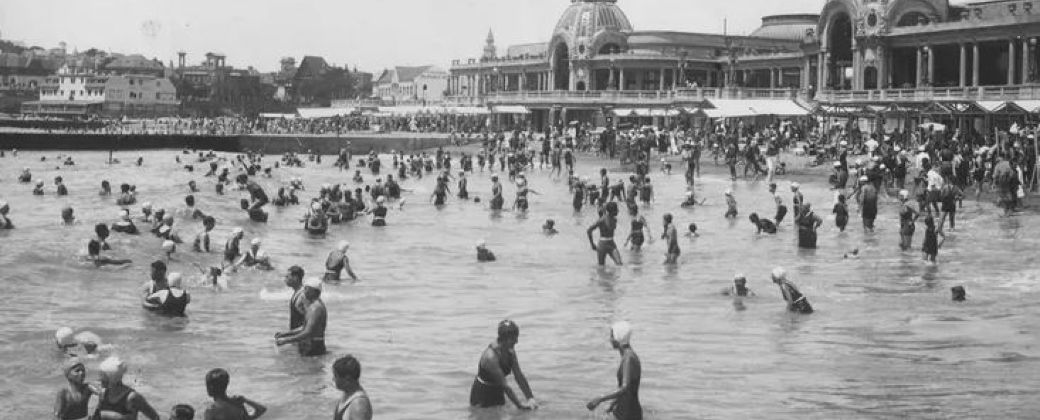 Verano de 1934 en Mar del Plata. El turismo todavía era para una pequeña porción de la sociedad. Créditos: Archivo La Nación.