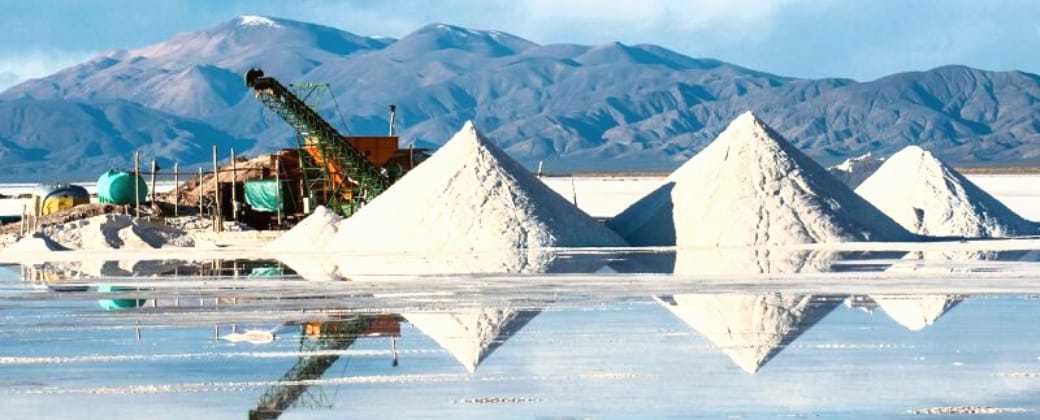 Argentina actualmente produce dos variantes de Litio, el cloruro y el carbonato, cuyo destino es el mercado externo. Créditos: Econojournal