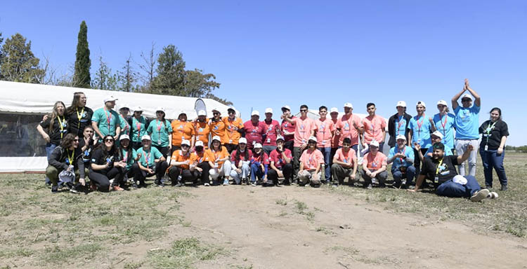 Los equipos finalistas de la competencia Cansat Argentina en el Centro Espacial Teófilo Tabanera de la Conae