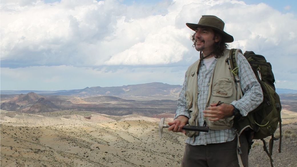 Bernardo González Riga dirige el Museo y Laboratorio de Dinosaurios, Universidad Nacional de Cuyo, Mendoza. Créditos: Diario Uno.