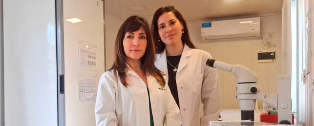 Laura Harburguer (izq.) y Paula González, investigadoras del Conicet y autoras principales del trabajo. Créditos: Conicet.