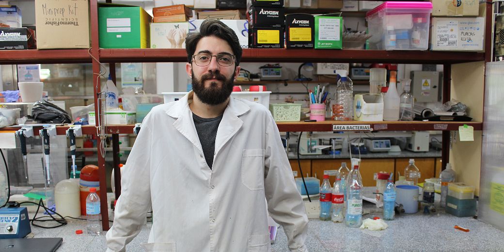 Manuel Crespo es licenciado en Biotecnología e integrante del Laboratorio de Cronobiología de la UNQ. Créditos: Agencia de Noticias Científicas de la UNQ.