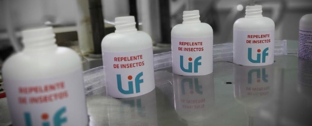 Santa Fe quintuplicó su producción de repelentes gracias a un laboratorio provincial. Créditos: El Litoral.