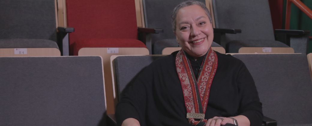 María Valdez eligió trabajar desde una lógica que prioriza lo colectivo sobre el brillo individual. Crédito: Prensa UNQ.