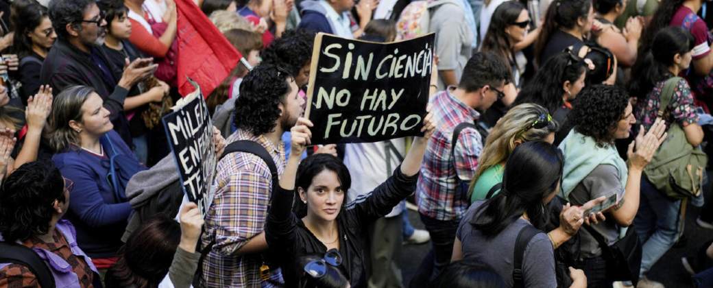 La denuncia fue realizada por la la Red de Autoridades de Institutos de Ciencia y Tecnología. Créditos: Natacha Pisarenko / AP.