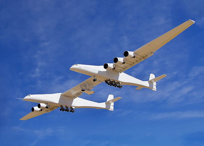 Roc, el avión más grande del mundo, lanza al Talon-A2 a velocidades extremas. Así se ensaya el futuro aeroespacial. Crédito: Stratolaunch.