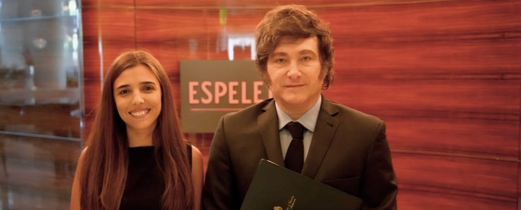 Noel de Castro, candidata a astronauta, posa en EE.UU. junto a Javier Milei. Créditos: IG Noel de Castro.