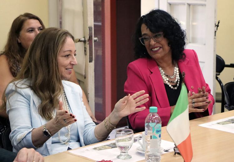 Daniela Mapelli, rectora de la Università di Padova, y Alejandra Zinni, rectora de la UNQ. Créditos: Prensa UNQ.