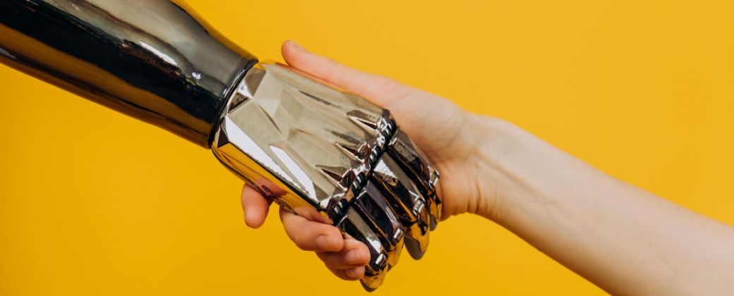 La nueva piel artificial busca que prótesis y robots no solo toquen, sino que también puedan sentir temperatura, presión y textura. Crédito: Pinterest.