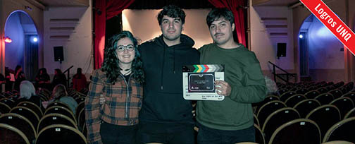María Victoria González, Germán Fernández y Gonzalo Solari con el premio que ganaron en el Festival de Cine de Chascomús. Créditos: Gonzalo Solari.
