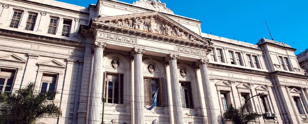 La Facultad de Ciencias Económicas es la primera de la UBA en implementar una plataforma interna de IA. Créditos: UBA.