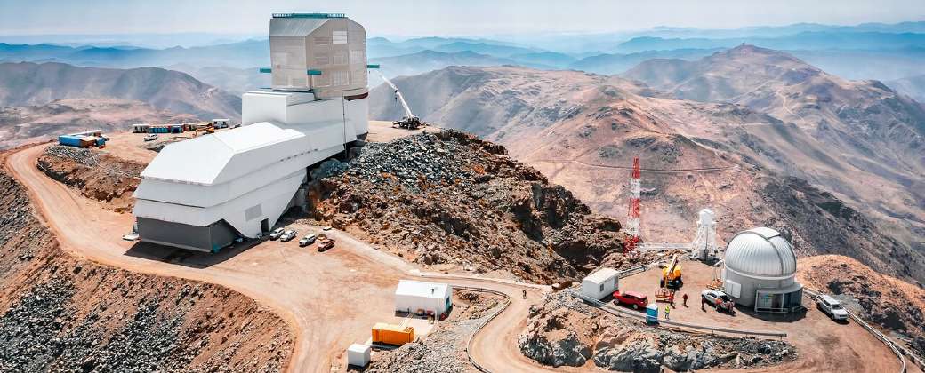 Vista aérea del Observatorio Vera C. Rubin. Créditos: NoirLab.
