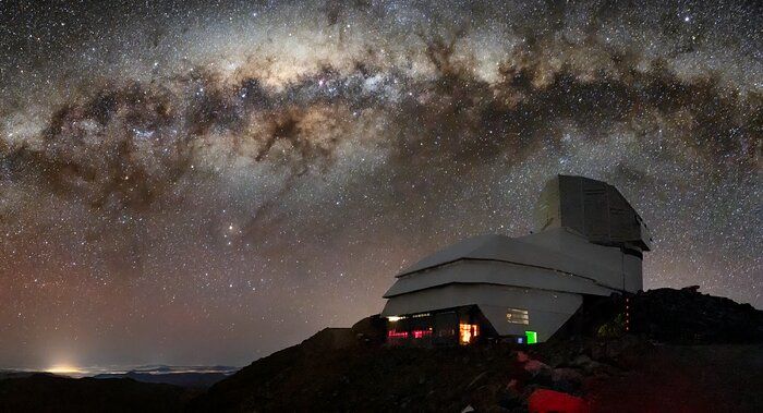 Vera C. Rubin fue una astrónoma estadounidense que aportó evidencias de la existencia de materia oscura invisible en el universo. Créditos: NoirLab.