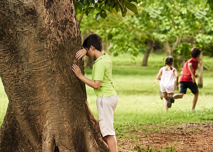 El contacto con la naturaleza favorece la exploración, el movimiento y el bienestar desde la infancia. Crédito: Istock.