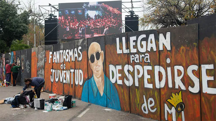 Murales y pintadas en la despedida al Indio Solari