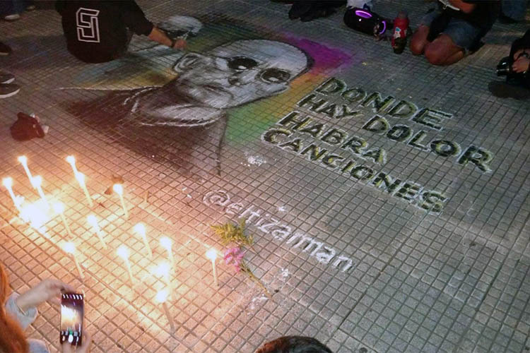 Pintada en la Plaza de Mayo