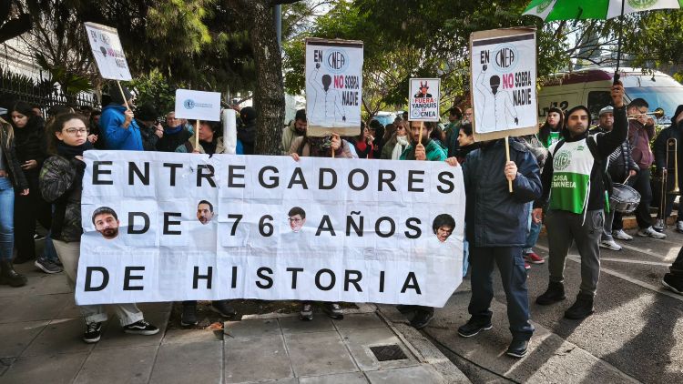 Profesionales del organismo reclaman por su reincorporación. Créditos: @ATECapitalOk.