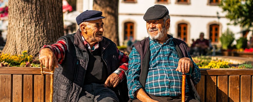 La prevención de la demencia comienza mucho antes de que aparezcan los primeros olvidos: actividad física, vínculos sociales y control de la salud pueden ayudar a reducir el riesgo. Crédito: Pexels.