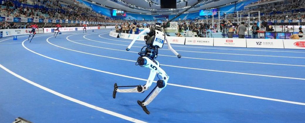 En la competencia de 400 metros, un robot superó por casi 5 segundos al récord mundial establecido por humanos en los Juegos Olímpicos de Río 2016. Créditos: Xinhua/Ju Huanzong.