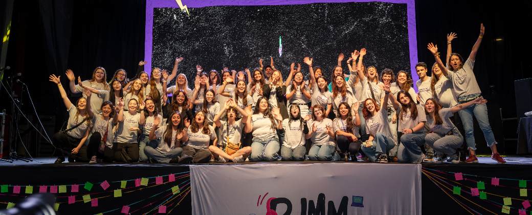 El festival PUMM es organizado por Chicas en Tecnología, una organización que nació para acompañar a jóvenes de toda América Latina a dejar de ser usuarias de tecnología y empezar a crearla con propósito. Créditos: Chicas en TEC.