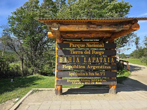 La Ruta Nacional N°3 termina en Bahía Lapataia en el kilómetro 3.079. Créditos: Komoot.